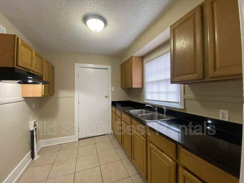 1024 Springdale St - Photo 3 of 14