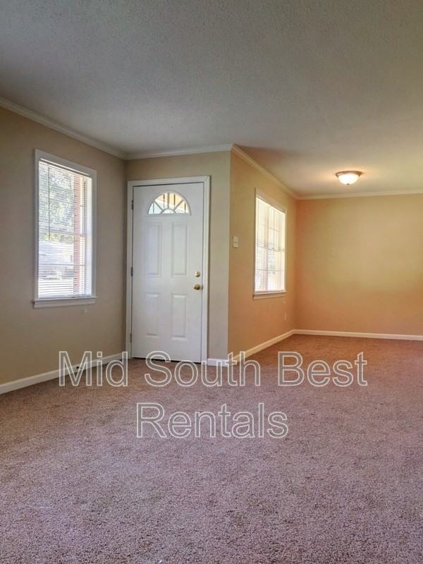 3941 Callahan Dr - Photo 2 of 8