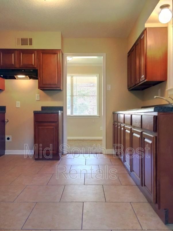 3941 Callahan Dr - Photo 4 of 8