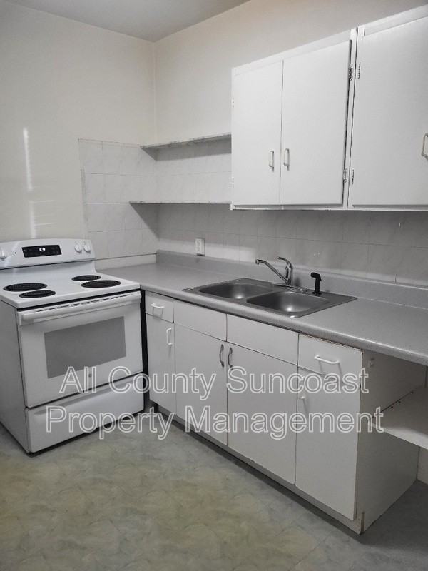 4621 17th Ave N - Photo 5 of 10