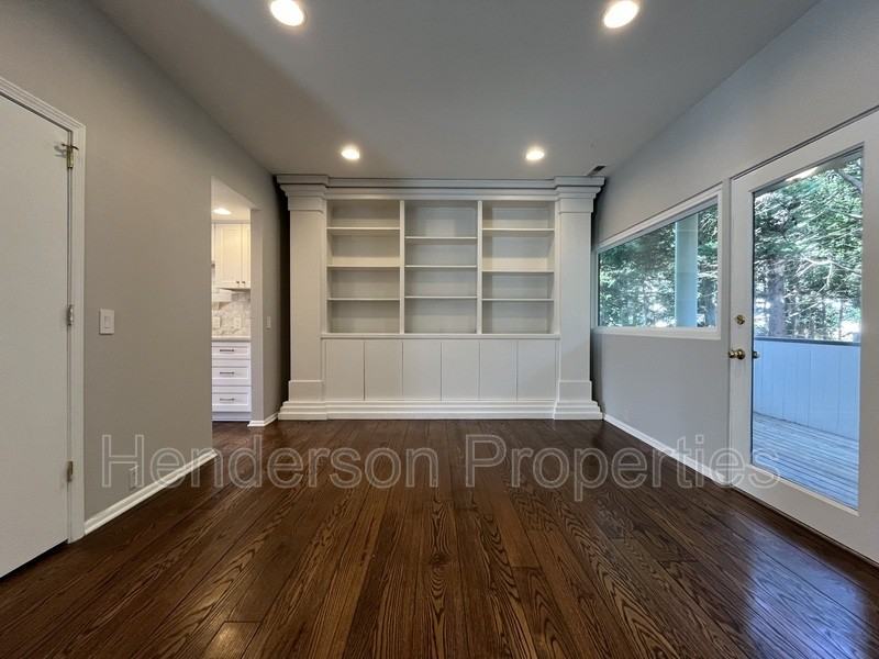 501 Fenton Pl #K - Photo 3 of 37