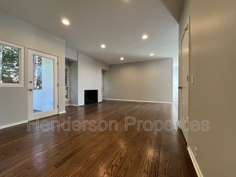 501 Fenton Pl #K - Photo 4 of 37