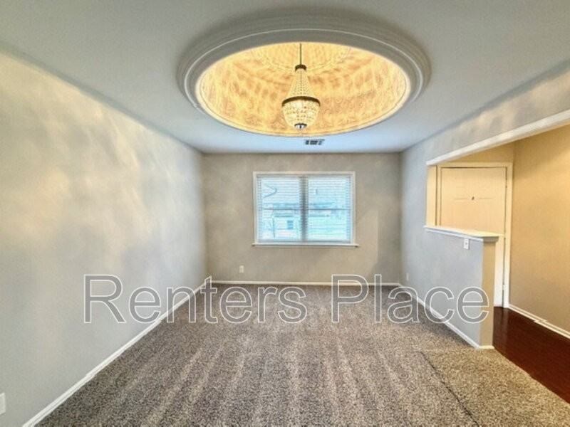 5312 S Yorktown Ave - Photo 3 of 20