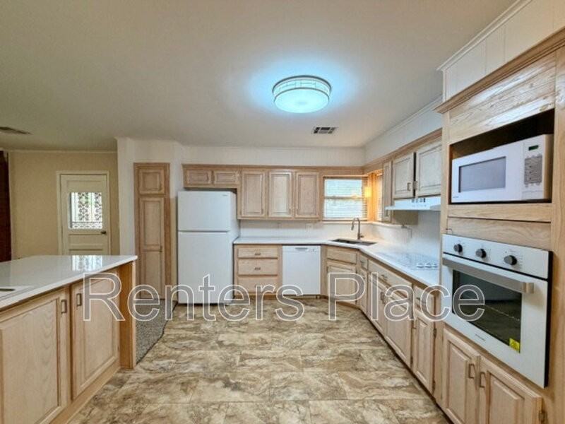 5312 S Yorktown Ave - Photo 7 of 20