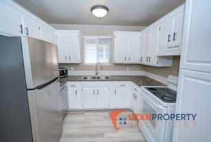 1914 Southeast #B - Photo 1 of 1