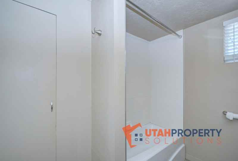 1914 Southeast #B - Photo 7 of 17