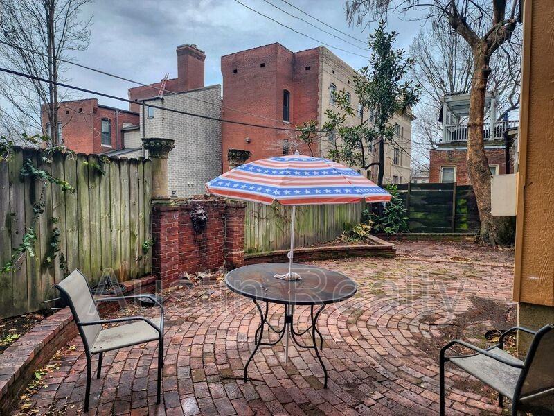 322 N Newstead Ave #2W - Photo 7 of 10