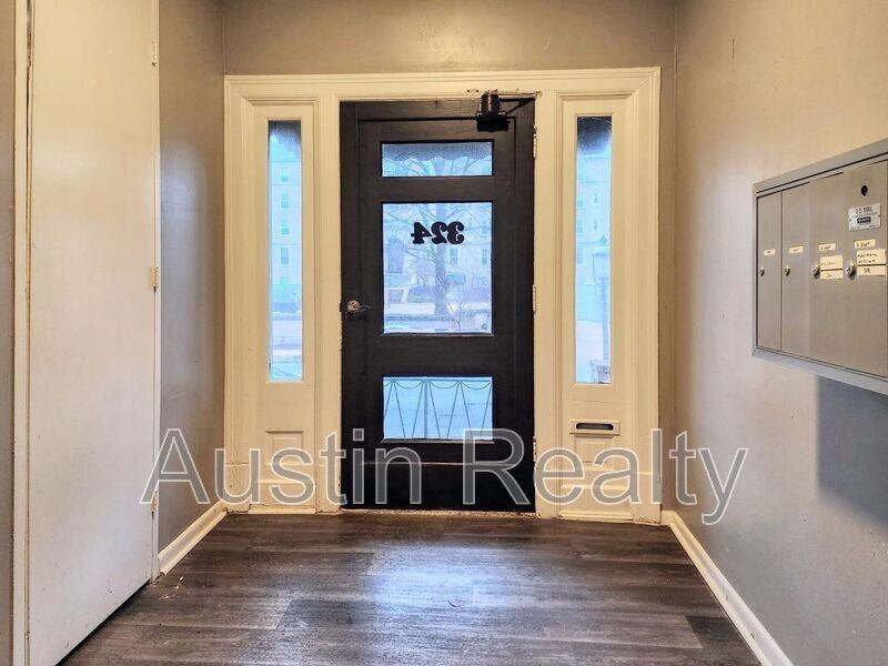 324 N Newstead Ave #3W - Photo 3 of 15