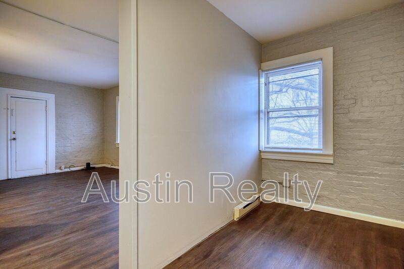 324 N Newstead Ave #3W - Photo 6 of 15