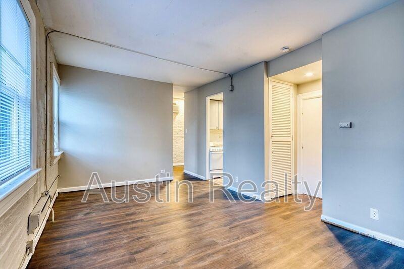 324 N Newstead Ave #3W - Photo 7 of 15