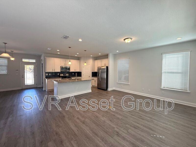 2970 College St - Photo 6 of 25