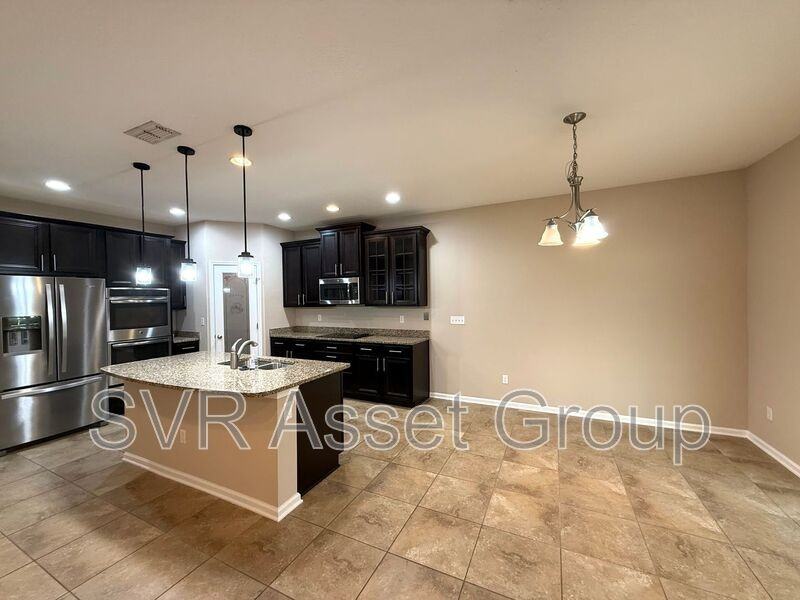 641 Glendale Ln - Photo 7 of 27