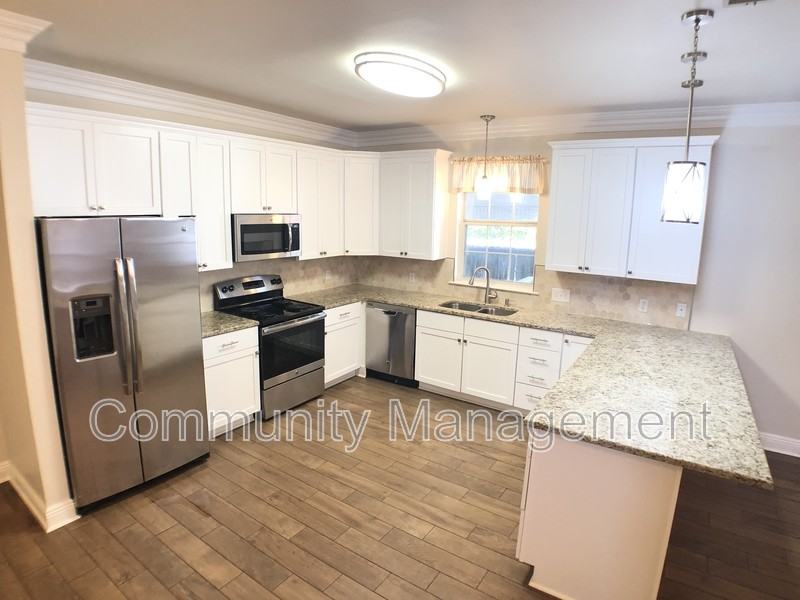 25857 Linwood Ave - Photo 5 of 28