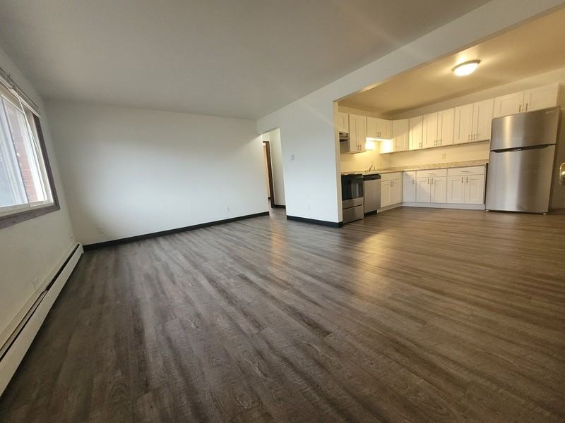 1303 Morris Ave - Photo 4 of 10