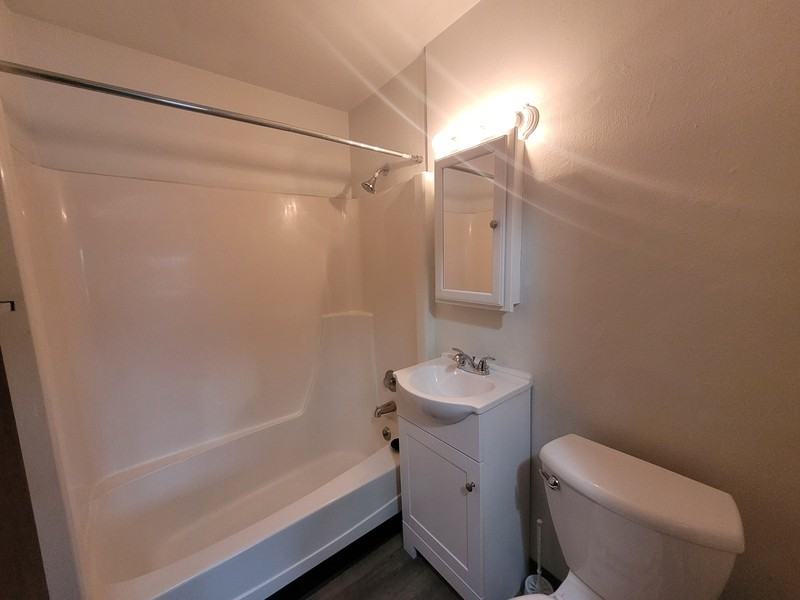 1303 Morris Ave - Photo 7 of 10