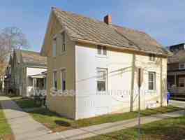 featured image of 202 Pine St