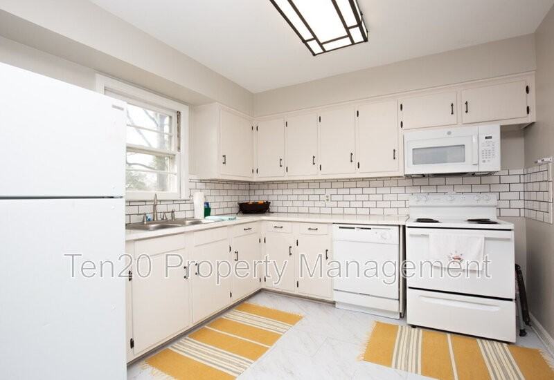 4264 Yates Dr - Photo 6 of 26