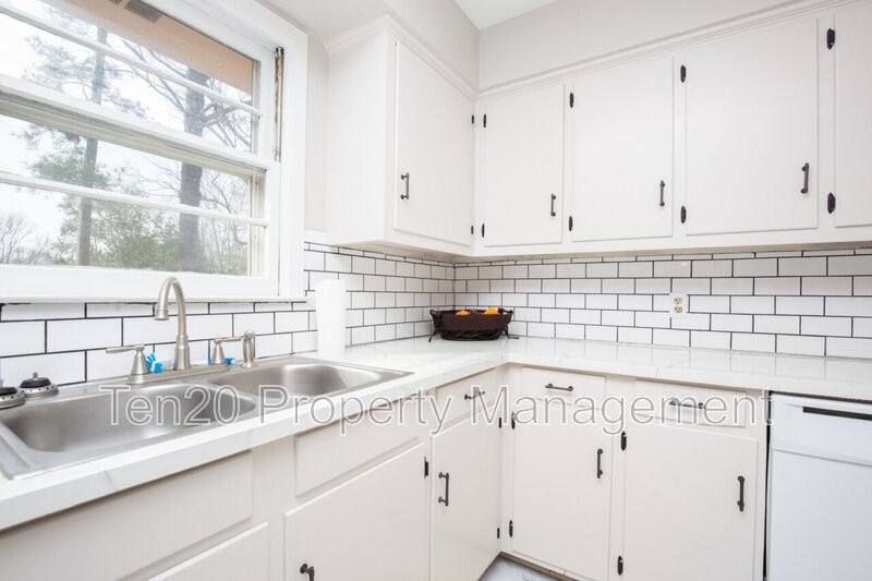 4264 Yates Dr - Photo 7 of 26