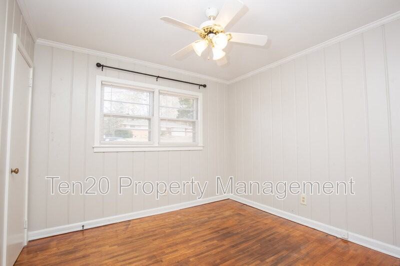 4264 Yates Dr - Photo 5 of 23