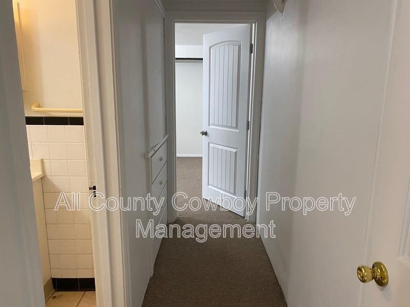 310 S 12th St #A - Photo 5 of 7