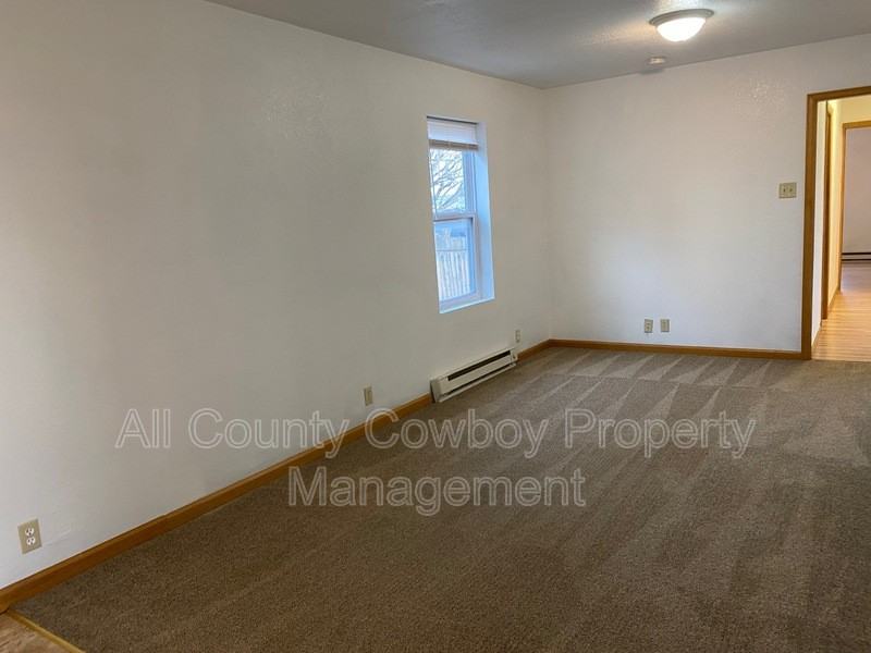 1557 Jefferson St #A - Photo 3 of 11