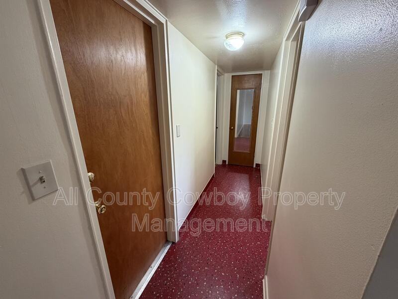 700 W 1st Ave #5 - Photo 7 of 10