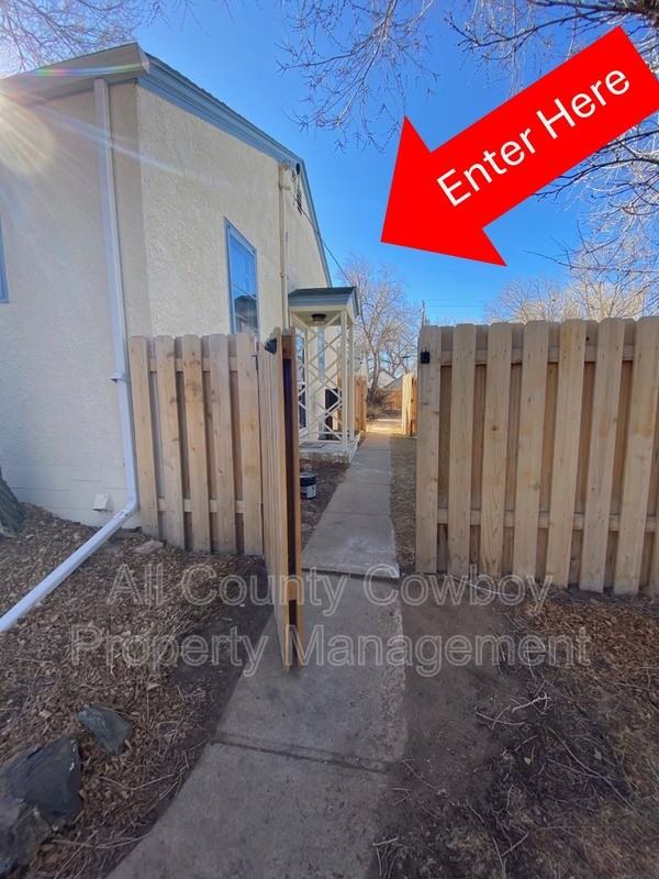 260 N 7th St #2 - Photo 3 of 11