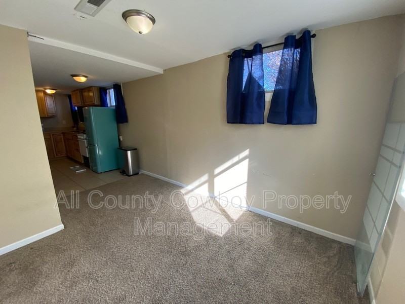 260 N 7th St #2 - Photo 7 of 11