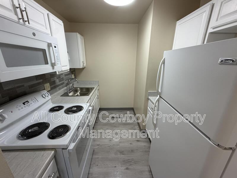 1145 W Leisher Rd - Photo 3 of 9