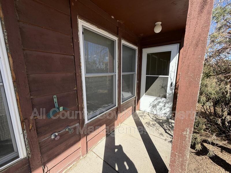 230 Norma Ct - Photo 2 of 10