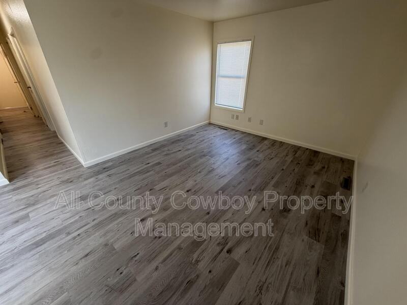 230 Norma Ct - Photo 4 of 10