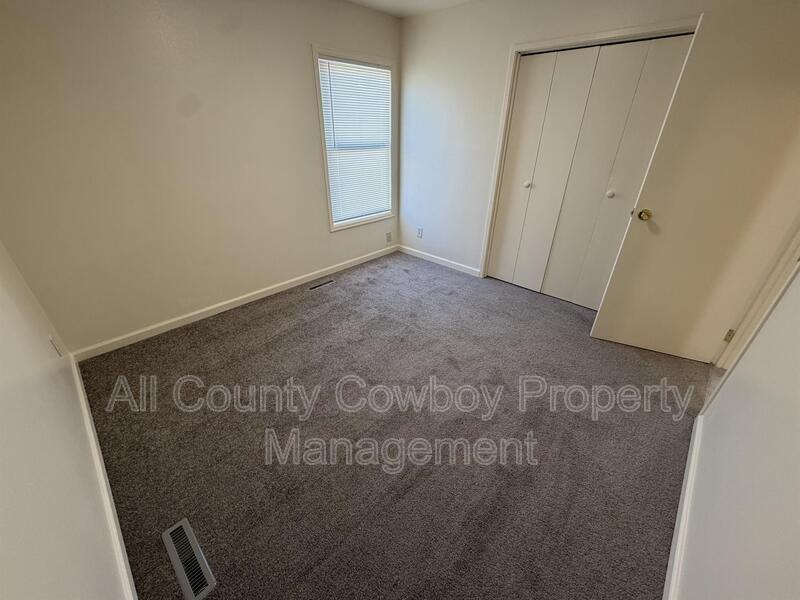 230 Norma Ct - Photo 7 of 10