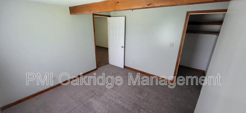 415 Ohio Ave #4 - Photo 4 of 6