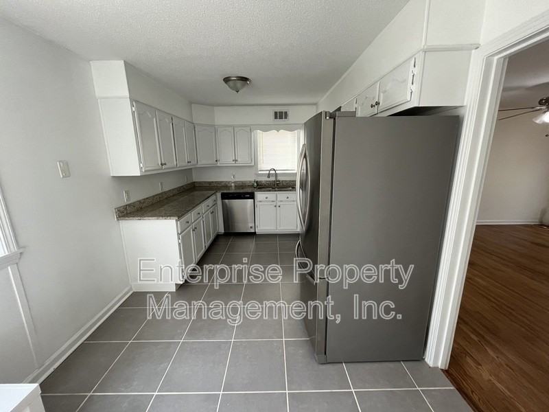 6243 Brightwood Cv - Photo 7 of 13