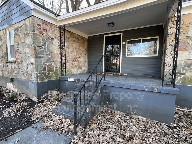 3147 Northgate St - Photo 2 of 9