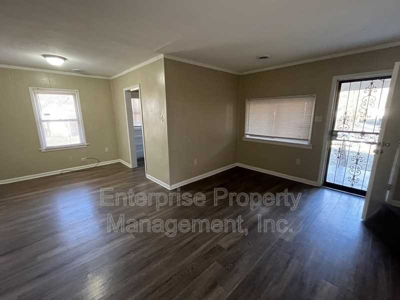 3147 Northgate St - Photo 4 of 9