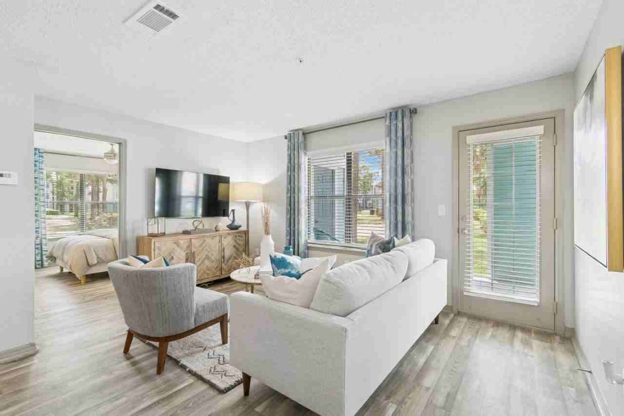 Mirage on Kernan - Photo 4 of 93