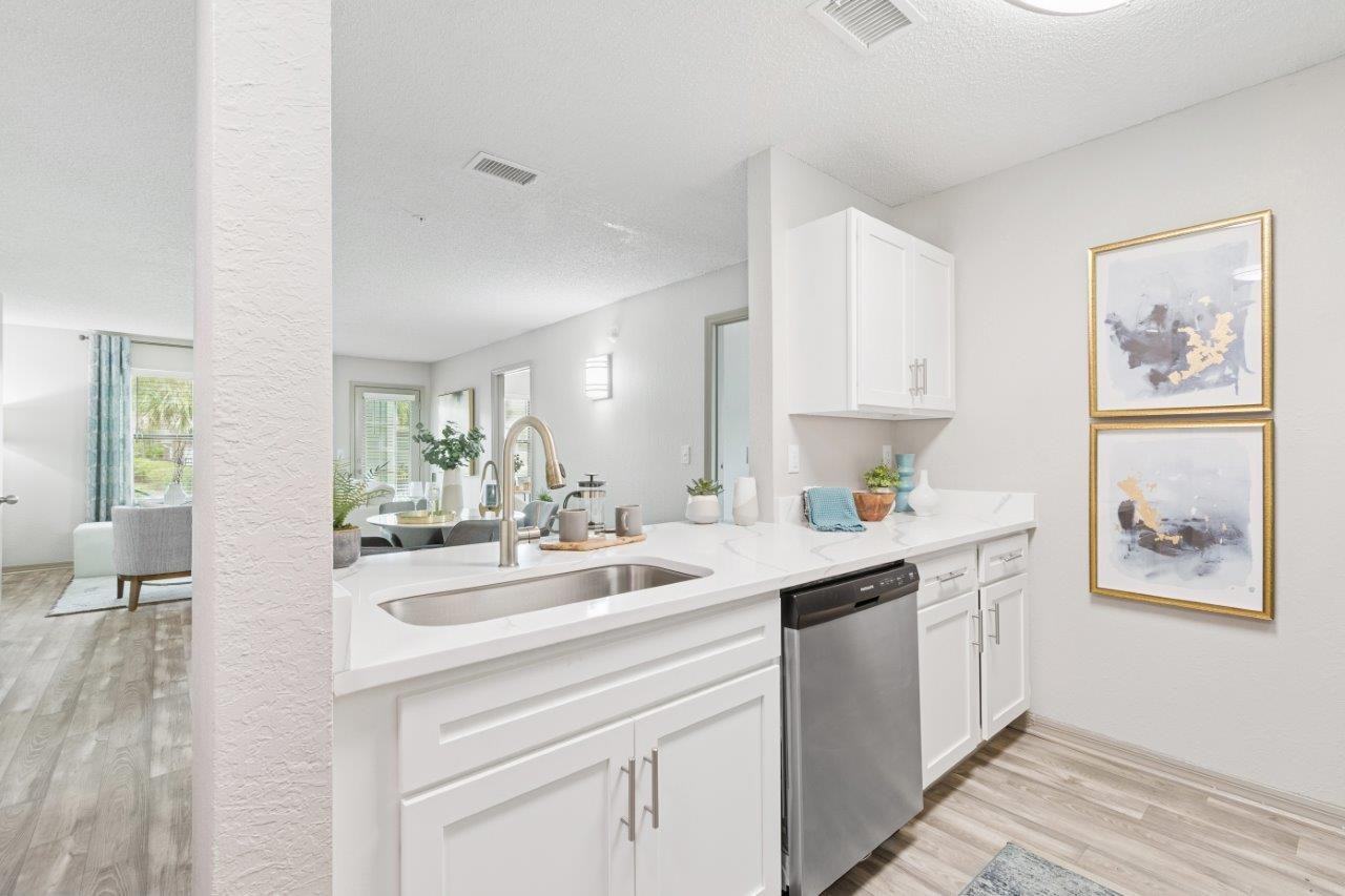 Mirage on Kernan - Photo 7 of 93