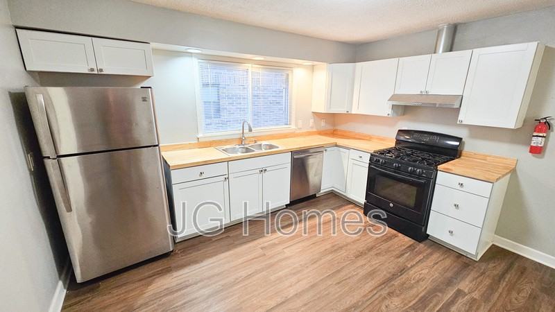 2216 Bolling Ave - Photo 6 of 28