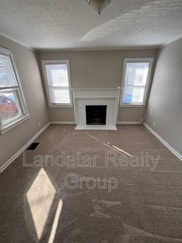 3762 Parthenia Ave - Photo 5 of 26