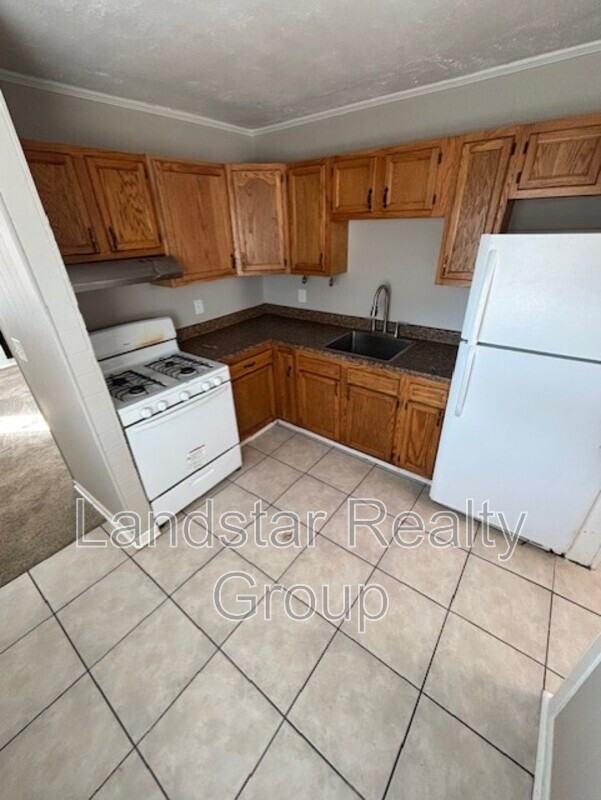 3762 Parthenia Ave - Photo 7 of 26