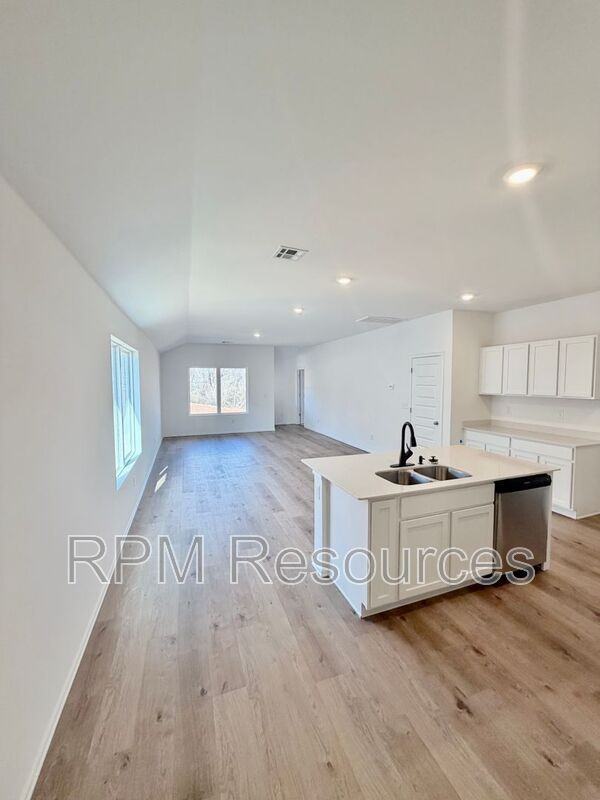 3329 Little Creek Dr - Photo 7 of 27