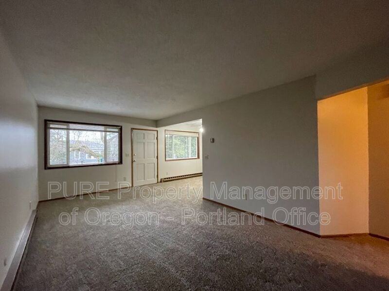 1121 Se 27th Ave - Photo 2 of 10