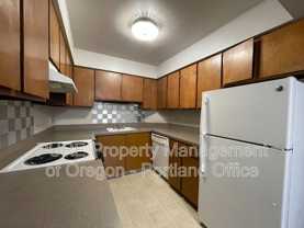 1121 Se 27th Ave - Photo 1 of 1