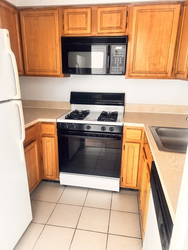 136-14 Northern Boulevard #2A - Photo 3 of 9