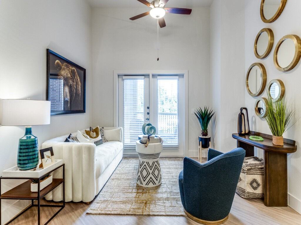 Palladium Carver Living - Photo 2 of 24