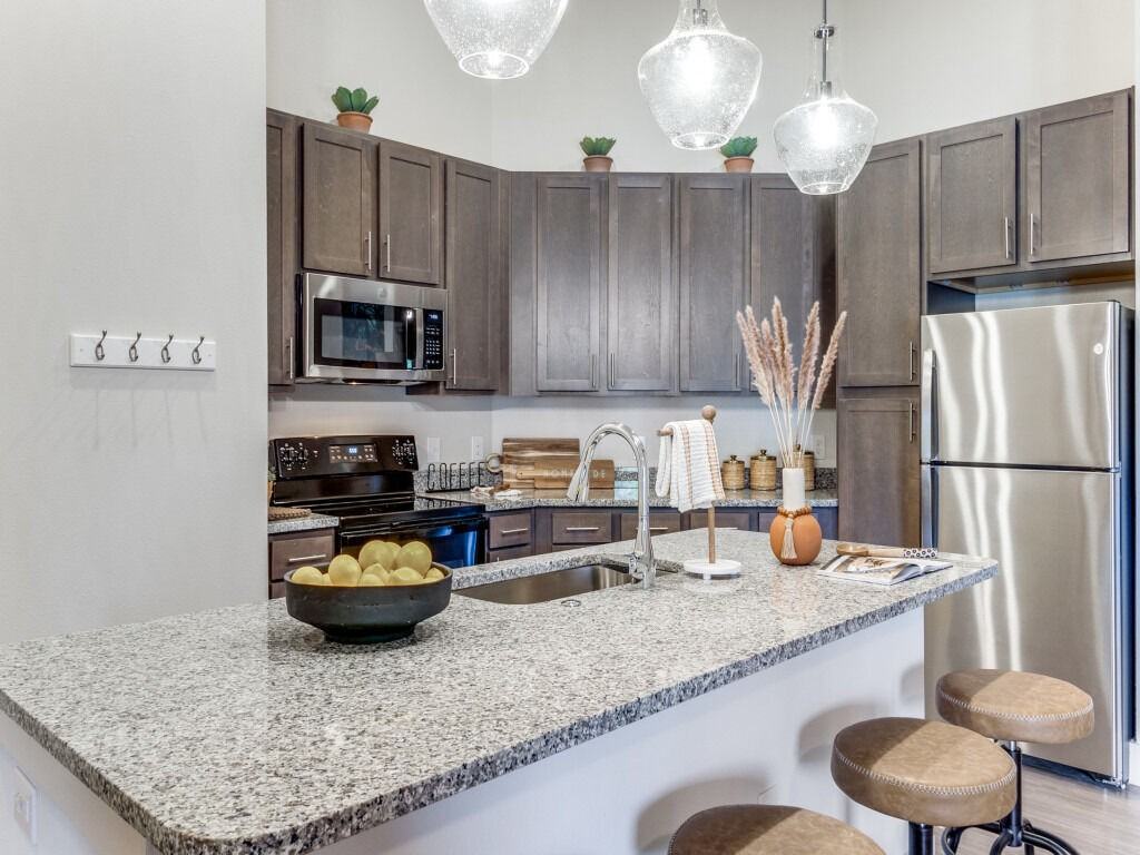 Palladium Carver Living - Photo 5 of 24