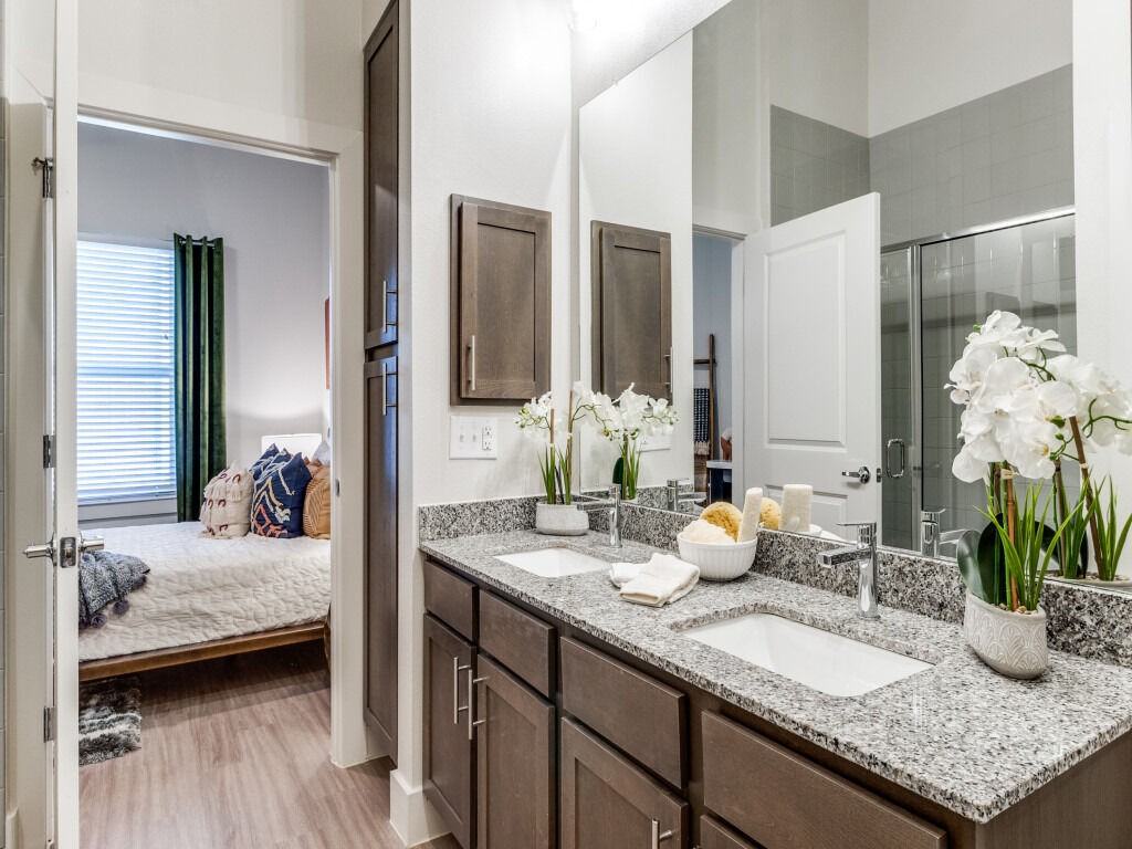 Palladium Carver Living - Photo 7 of 43