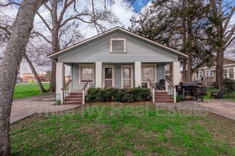 254 Railroad St - Photo 2 of 25