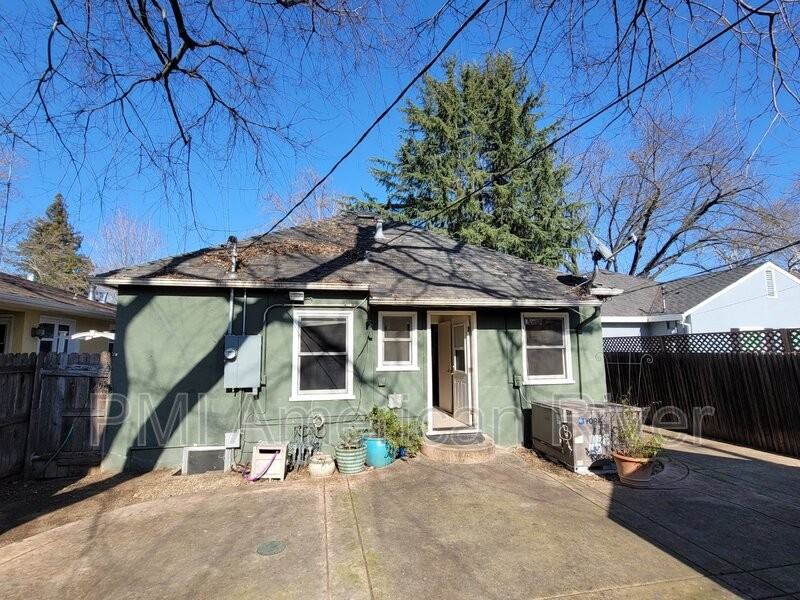 2016 Vallejo Way - Photo 2 of 15